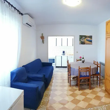 Apartman Rocan Apartamento
