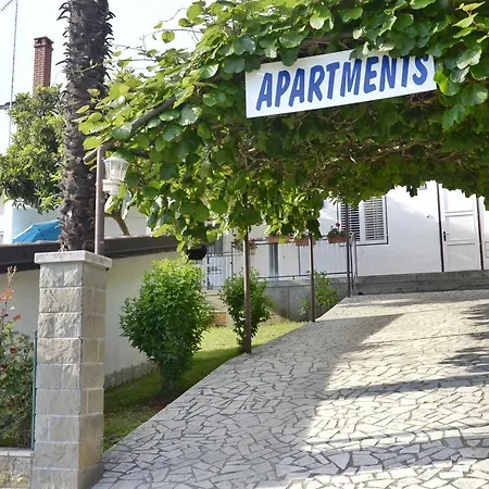 Apartman Rocan Apartamento *